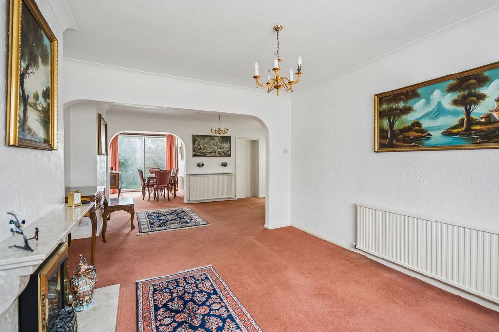 Property photo 2 of 17