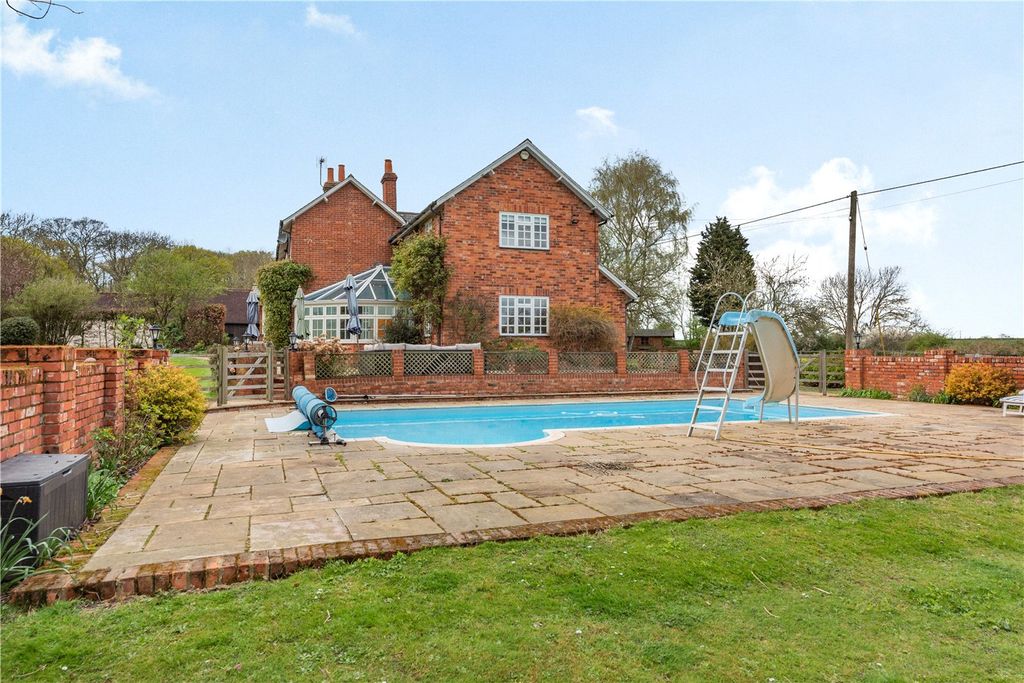 Property photo 2 of 38 Picture No. 92