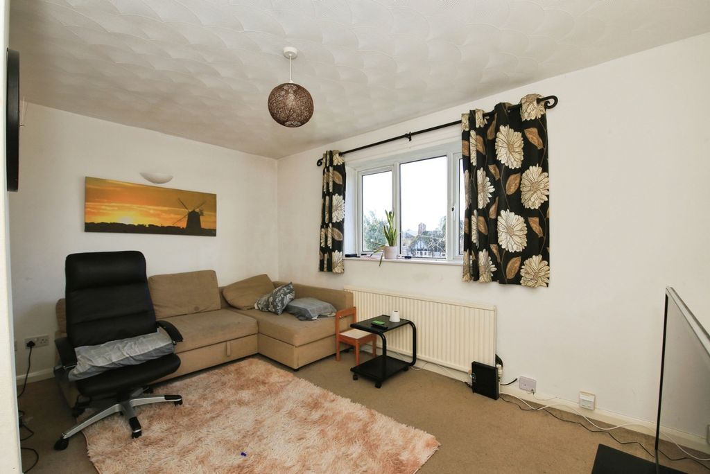 Property photo 3 of 13 Photo