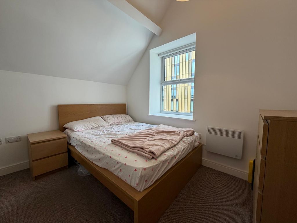 Property photo 3 of 5 02671027-435c-4Da3-A74d-68988462c156