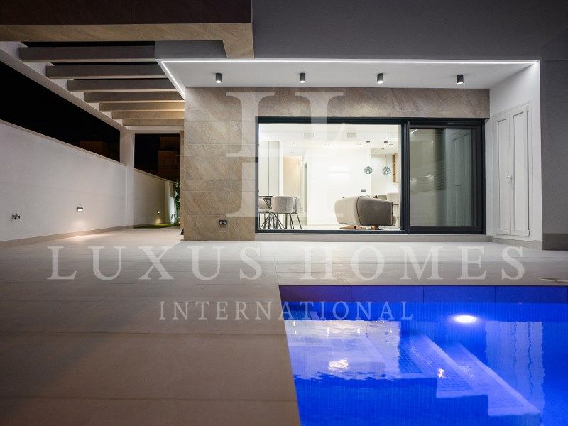 Property photo 2 of 34