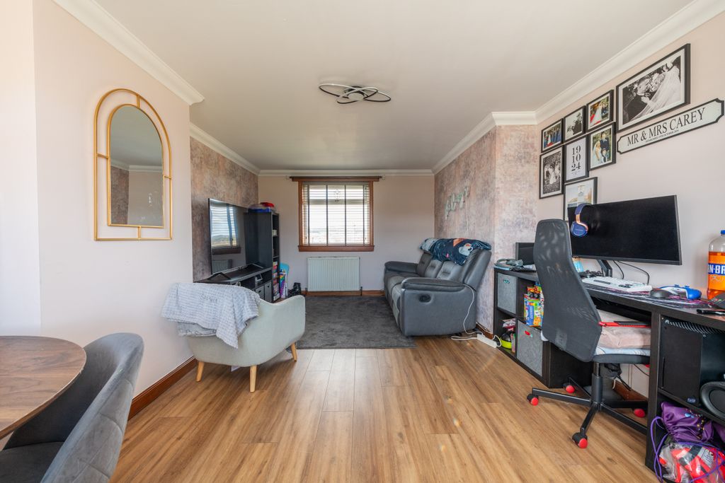 Property photo 2 of 37