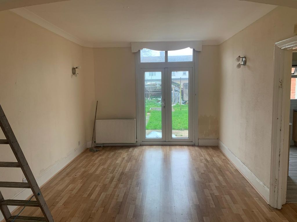 Property photo 3 of 9 Dining Area