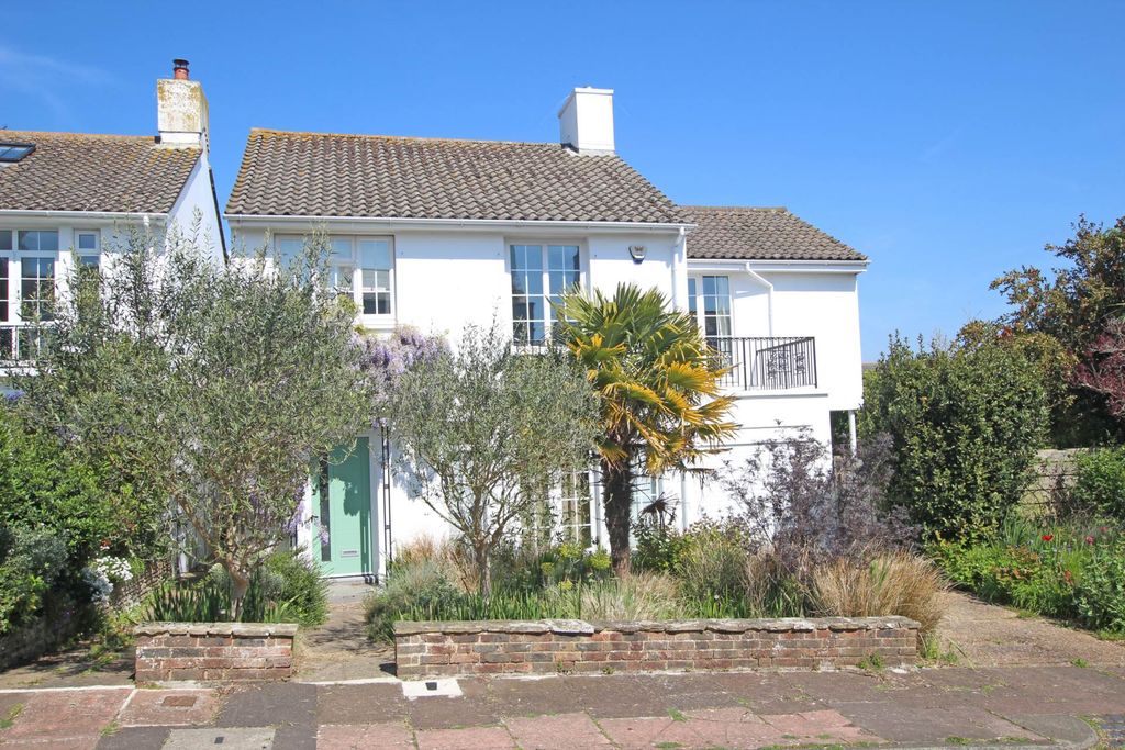 Property photo 1 of 25