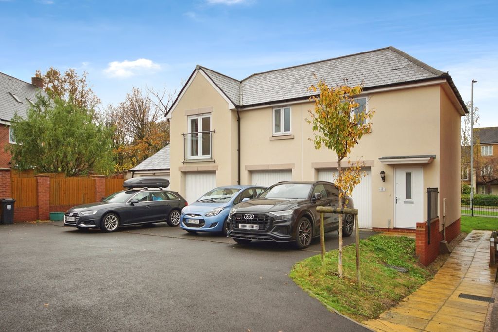 Property photo 1 of 11 Photo