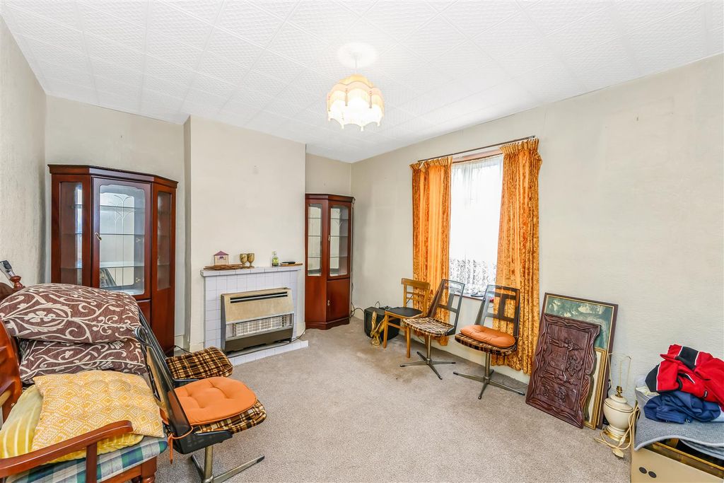 Property photo 2 of 21 86 Eden Road-6.Jpg