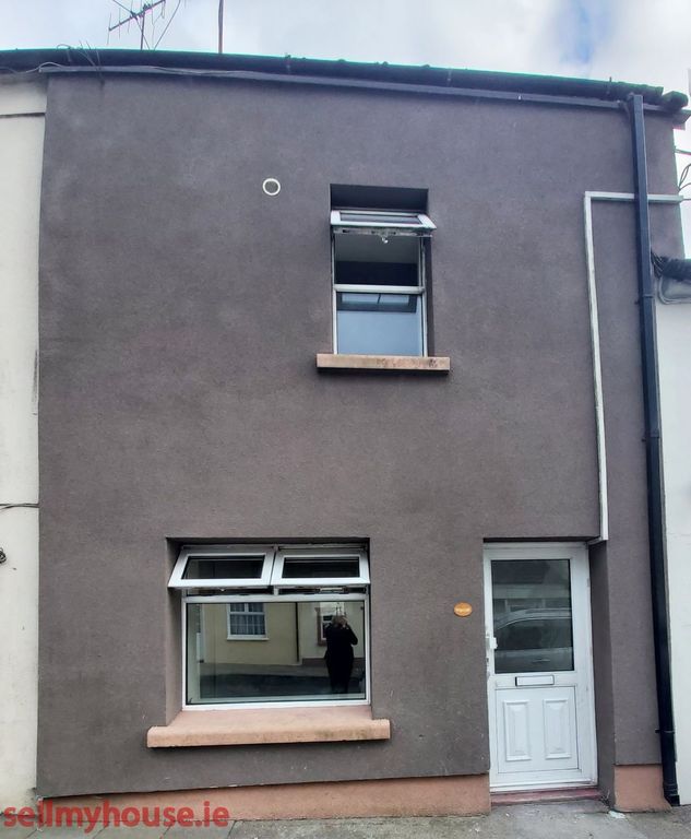 Property photo 1 of 9