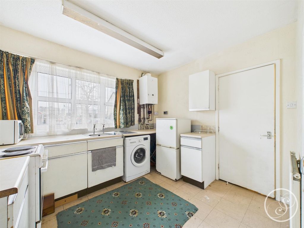 Property photo 3 of 17 Cam02071G0-Pr0819-Still012.Jpg