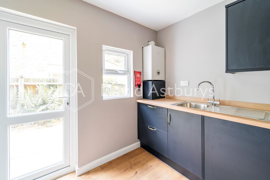 Property photo 3 of 13 Ndb06167