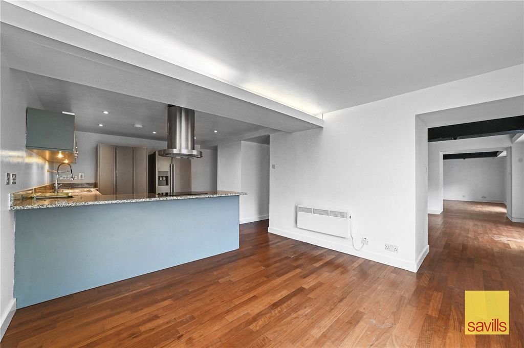 Property photo 3 of 16 Kitchen