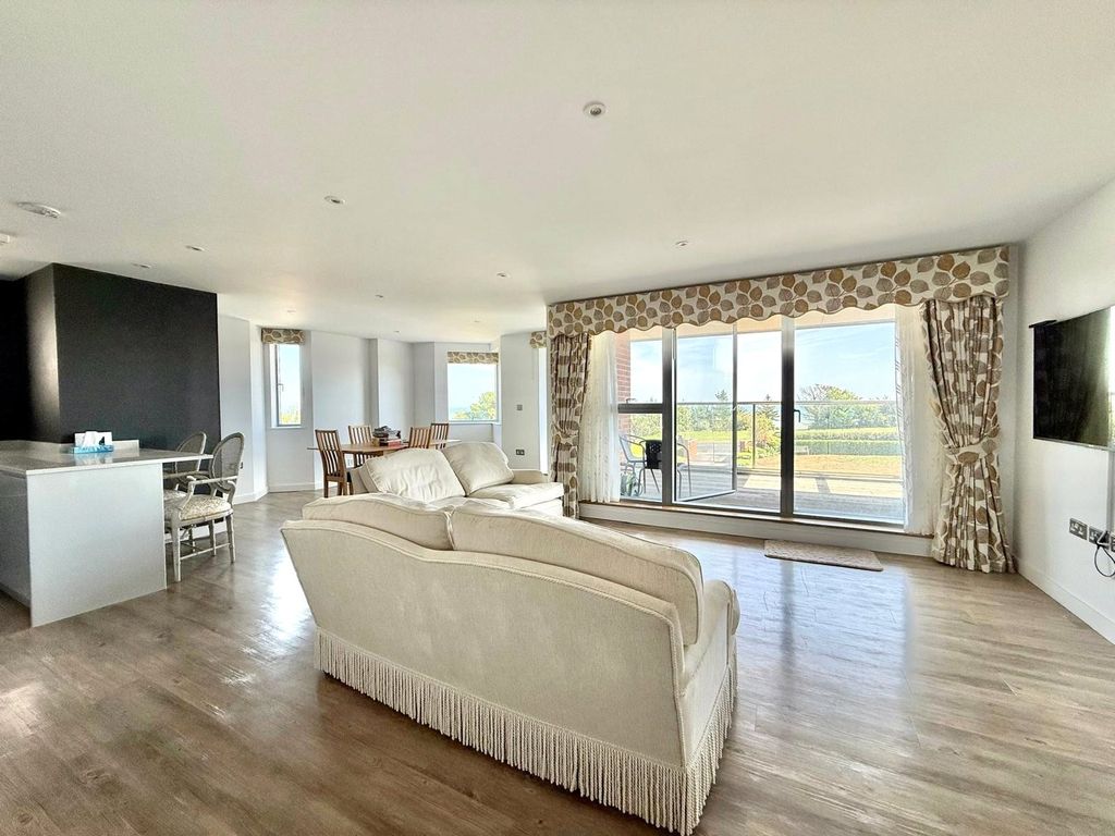 Additional image 12 of 3 bed flat for saleKing Edwards Parade, Meads, Eastbourne BN20