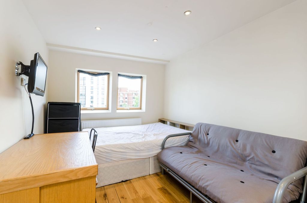 Property photo 1 of 4