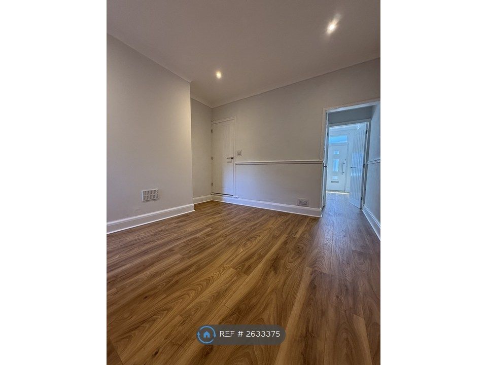 Property photo 3 of 10 Reception/Dining Room