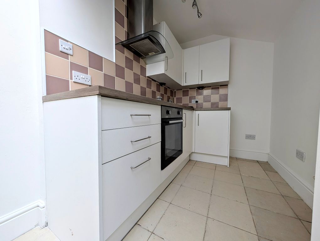 Property photo 3 of 8 Balcony