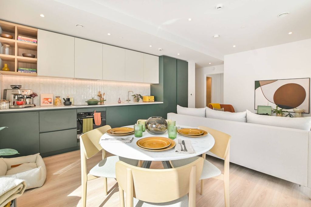 Property photo 3 of 38