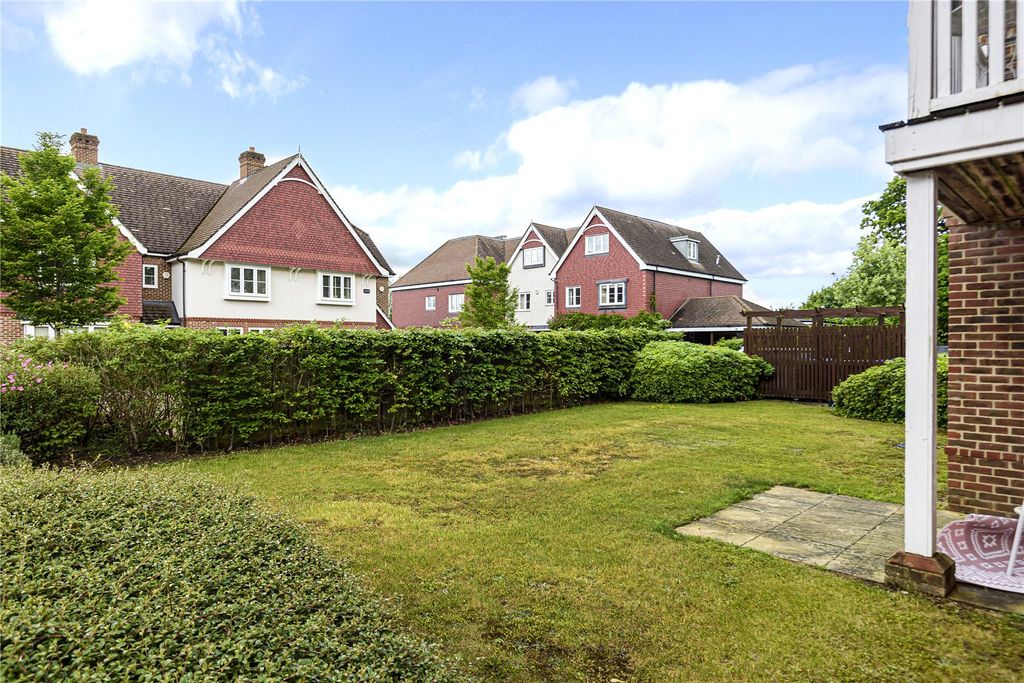 Property photo 3 of 10 Terrace And Gardens