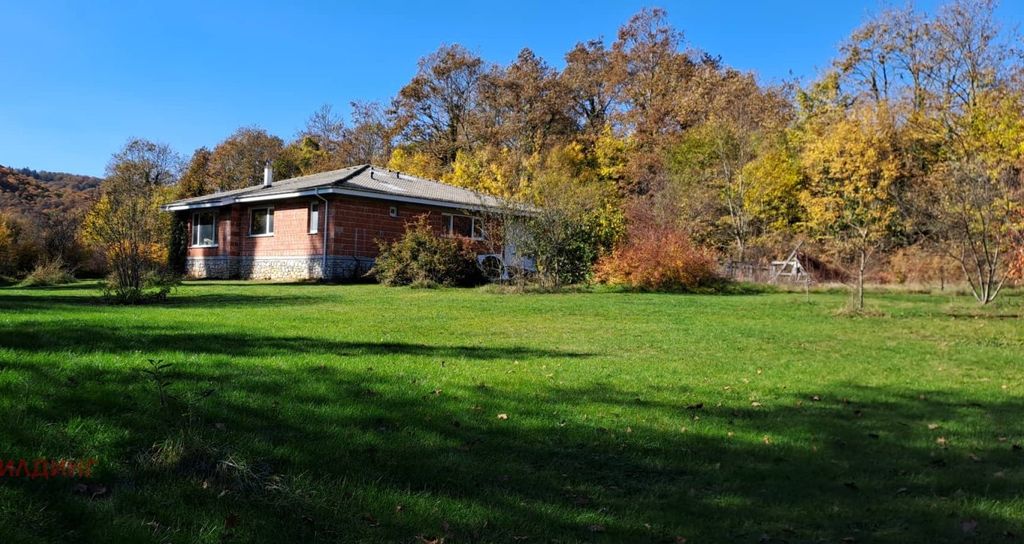 Property photo 1 of 6