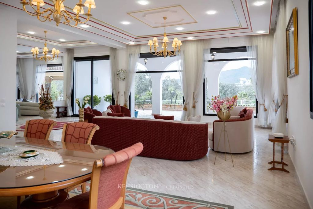 Property photo 2 of 35