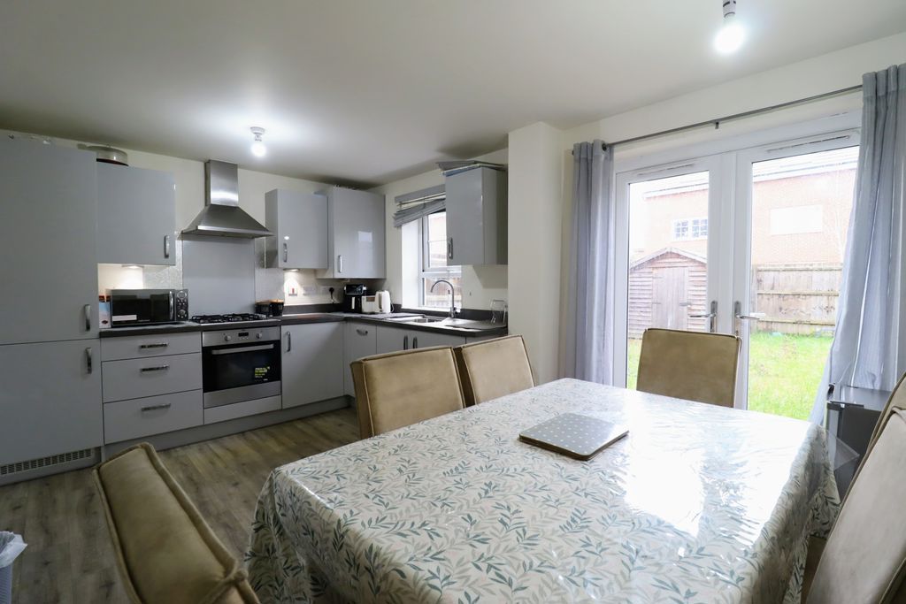 Property photo 3 of 15 Kitchen/ Diner