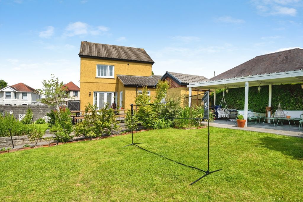 Property photo 3 of 24 Pbox-Img.Jpg