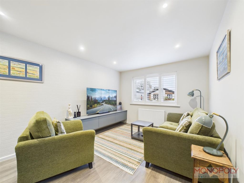 Property photo 2 of 23 Cam03815G0-Pr0370-Still005.Jpg