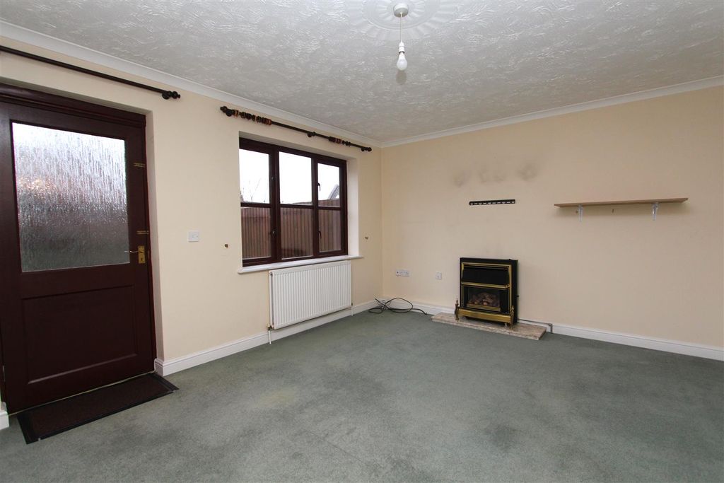 Property photo 3 of 12 Living Room.Jpg