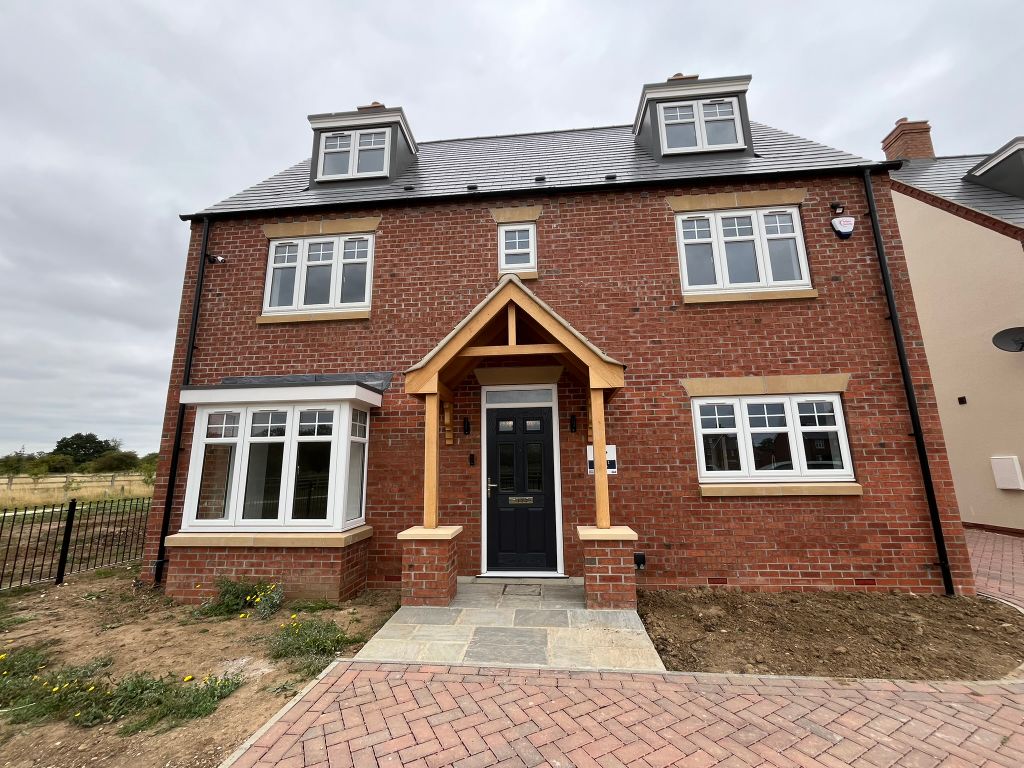 Property photo 1 of 32