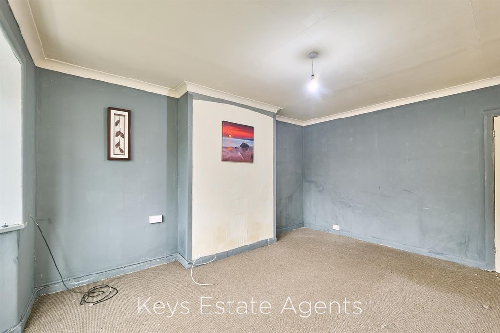 Property photo 3 of 12 P1708387_Hdr.Jpg