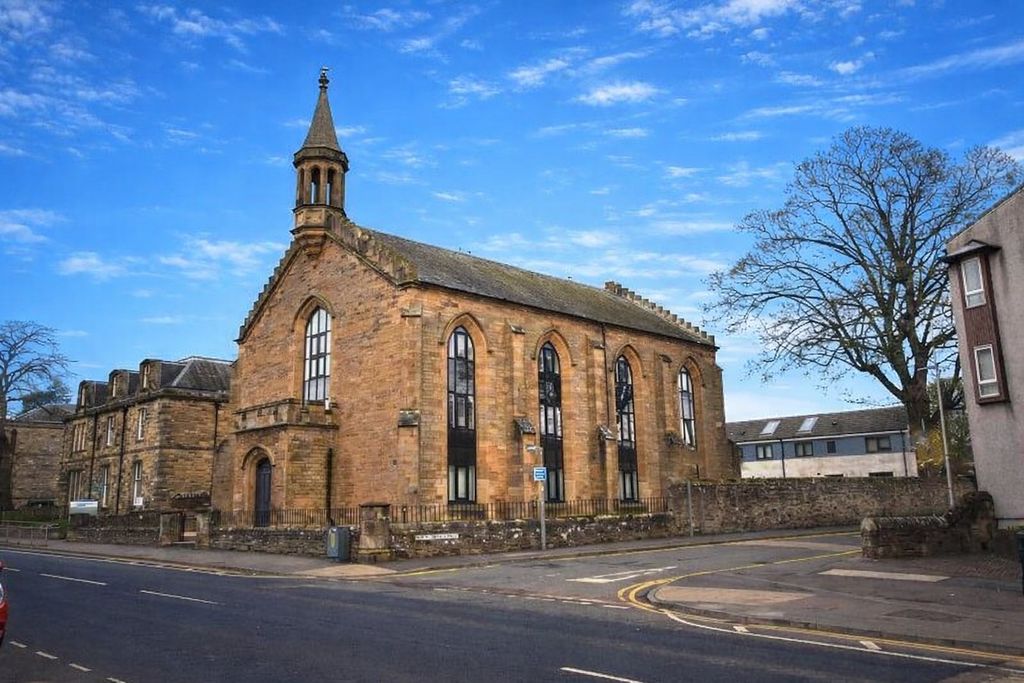 Property photo 1 of 9