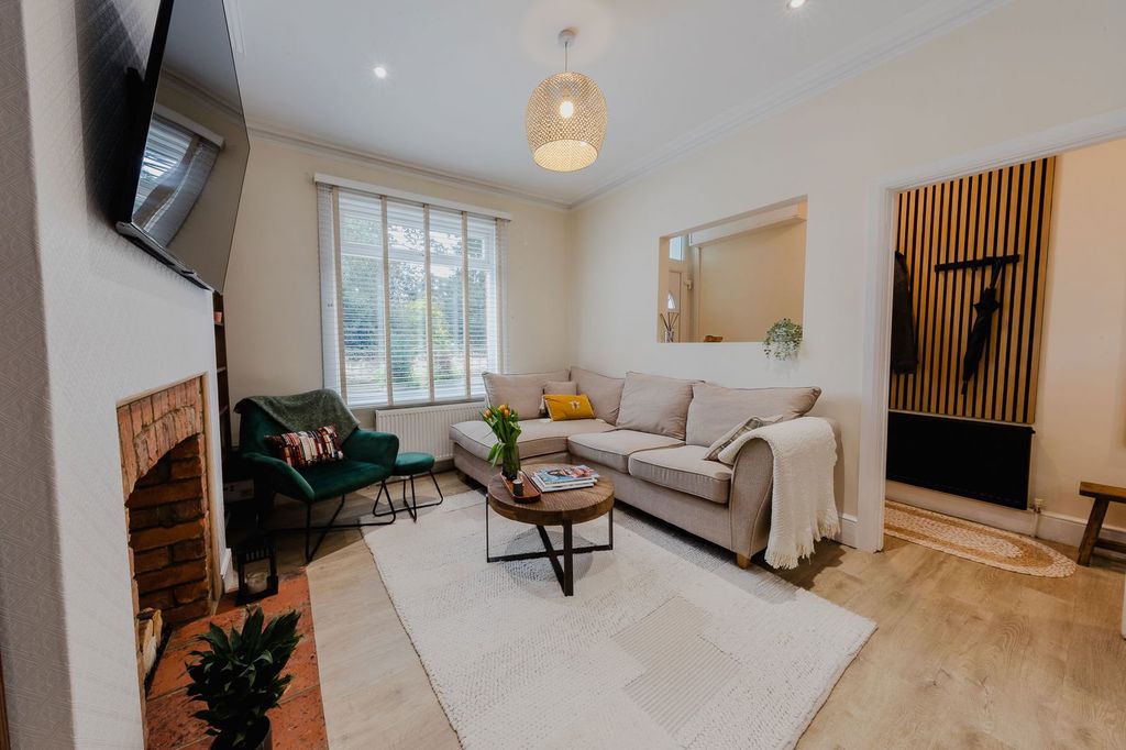 Property photo 3 of 23