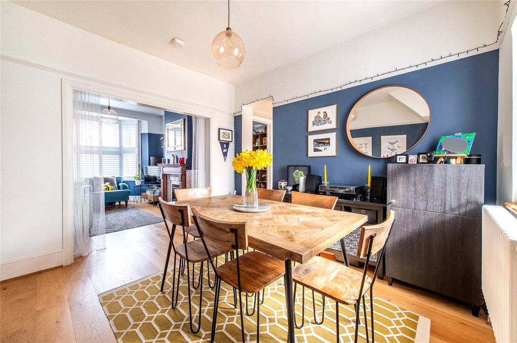 Property photo 2 of 27 Picture No. 33