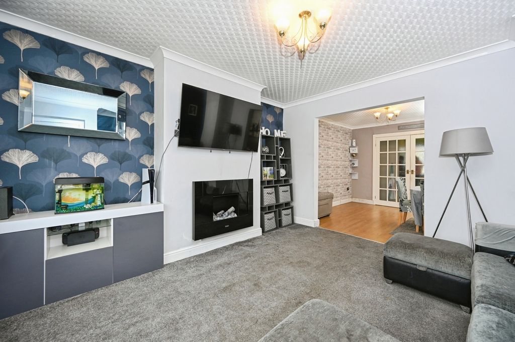 Property photo 3 of 17 Photo