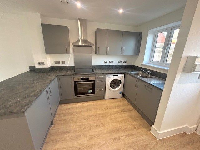 Property photo 2 of 8 Kitchen