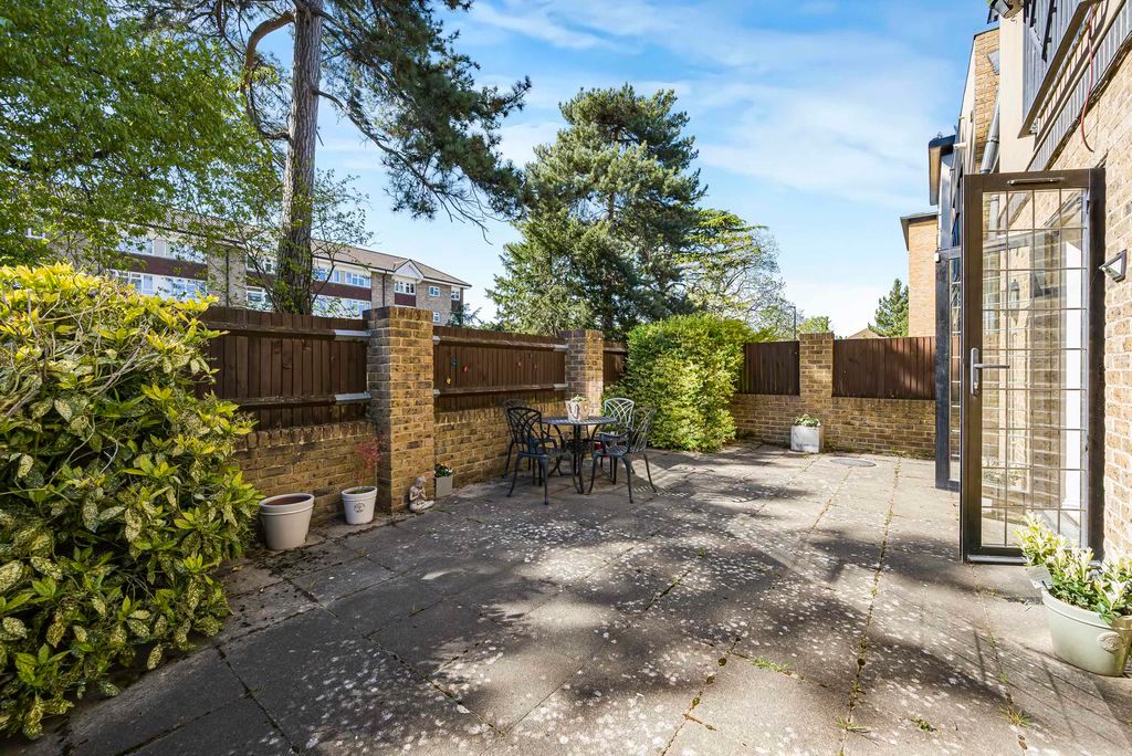 Property photo 1 of 14 Garden