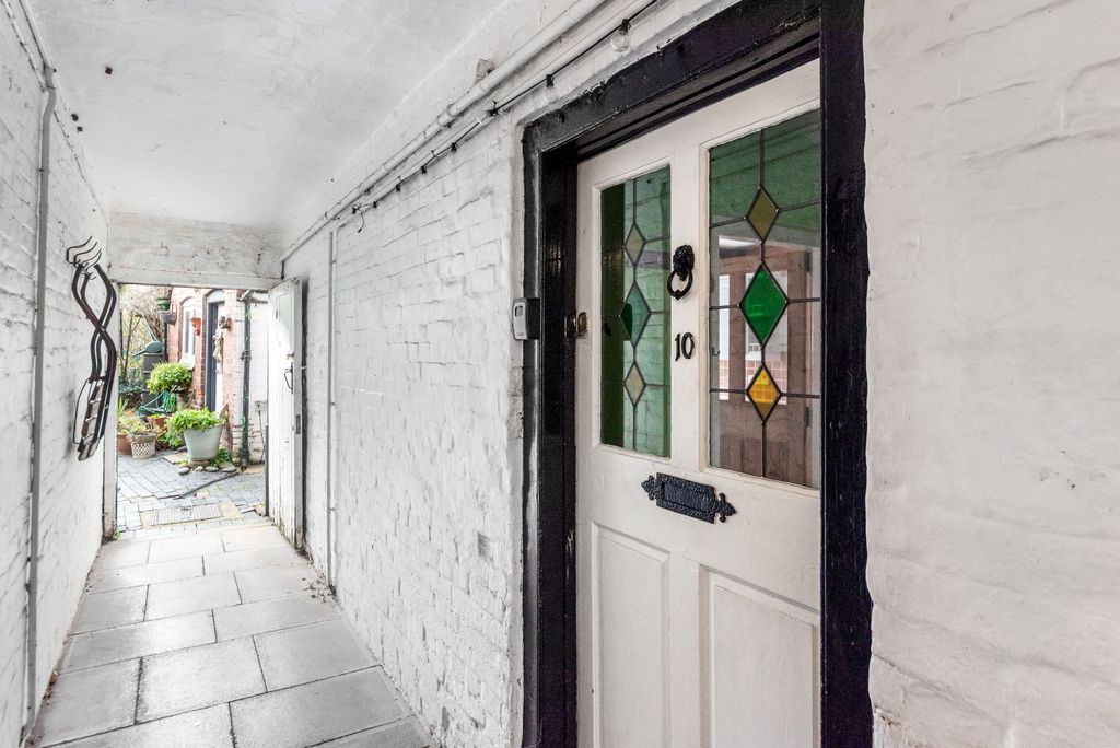 Property photo 2 of 22