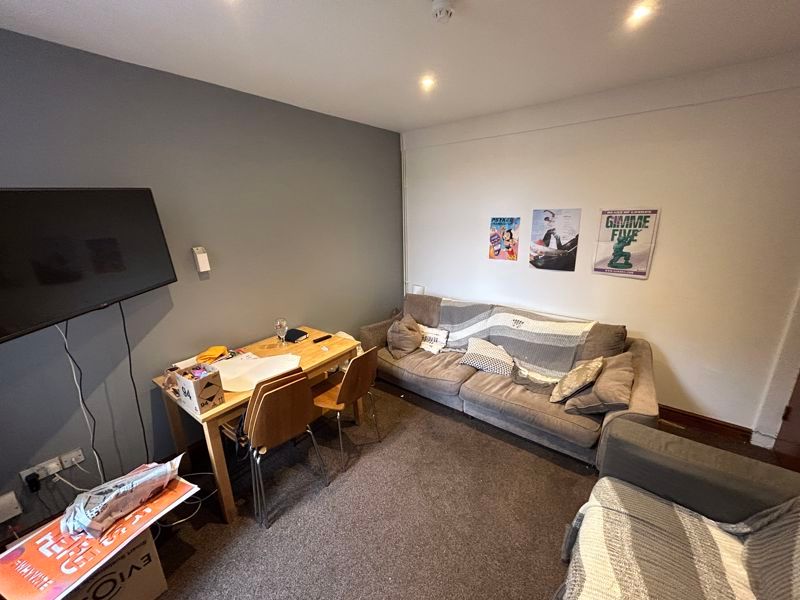 Property photo 1 of 10 Photo 3