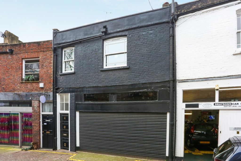 Property photo 2 of 14