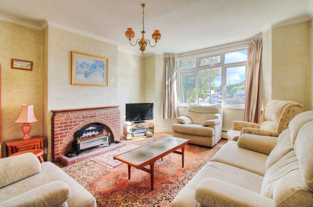 Property photo 2 of 21