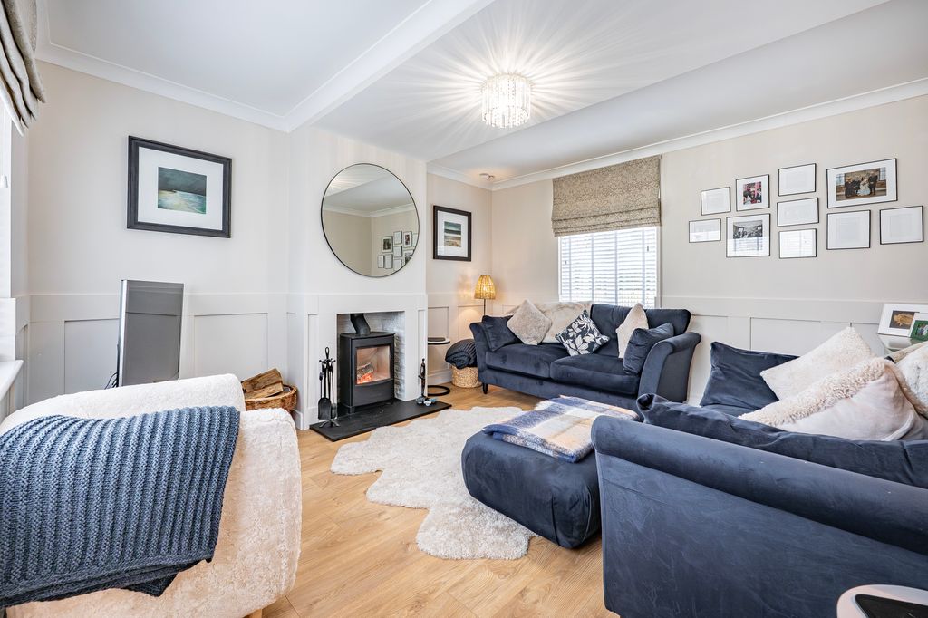 Property photo 3 of 43