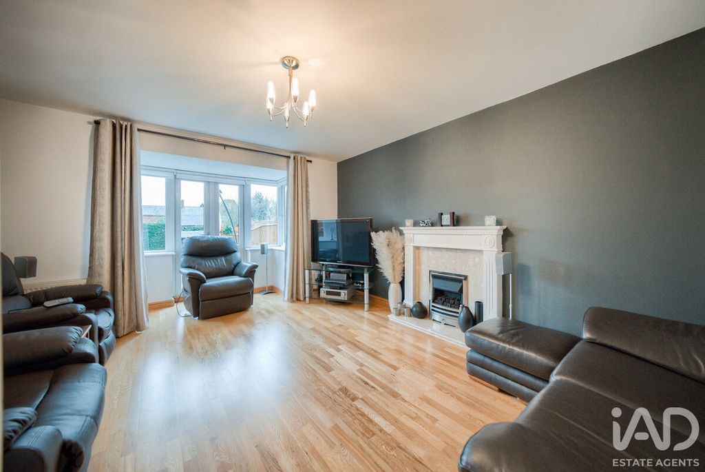 Property photo 3 of 25