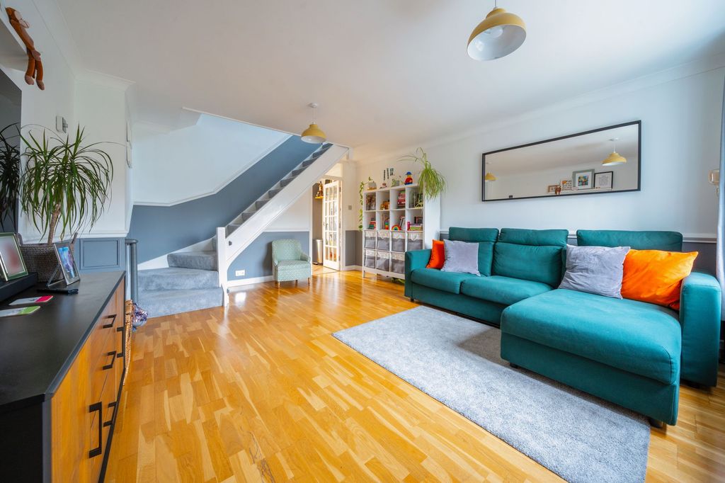 Property photo 2 of 10