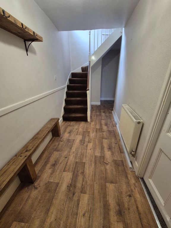 Property photo 3 of 10 Photo 6