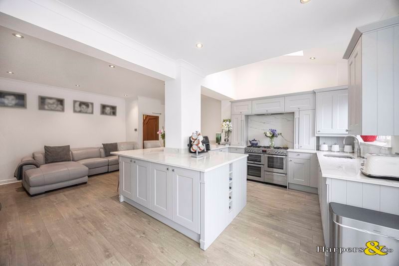 Additional image 5 of 6 bed property for saleMayplace Road East, Bexleyheath DA7