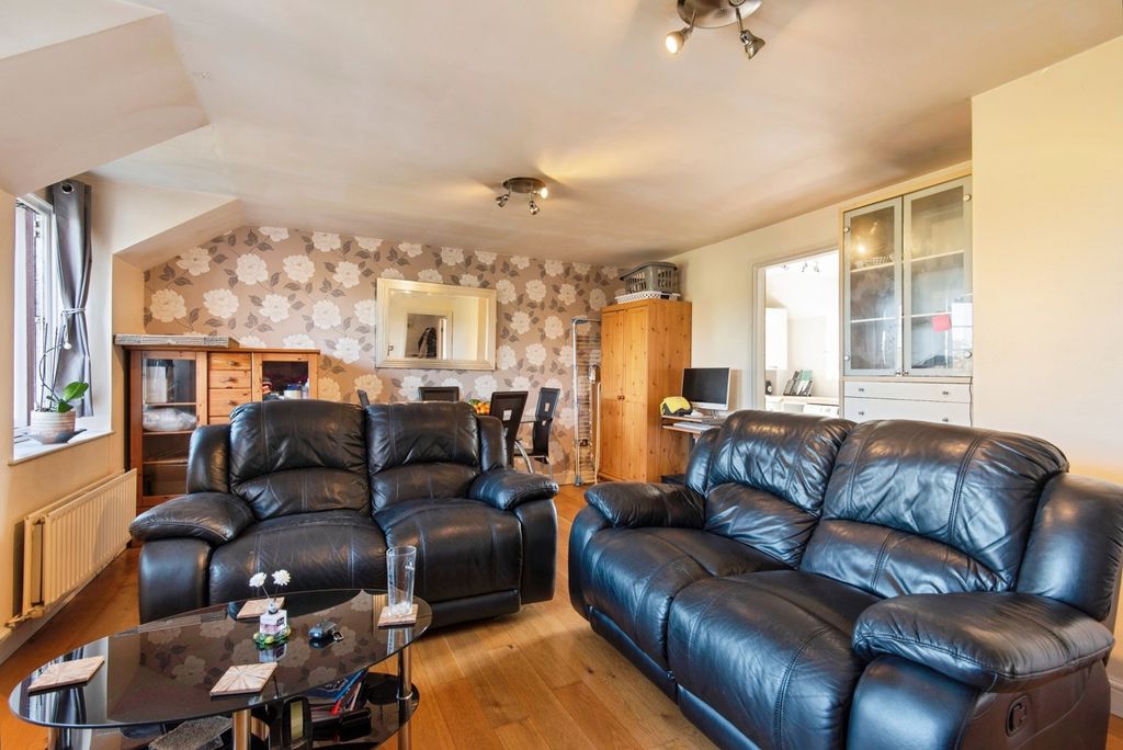 Property photo 1 of 17 Lounge/Diner