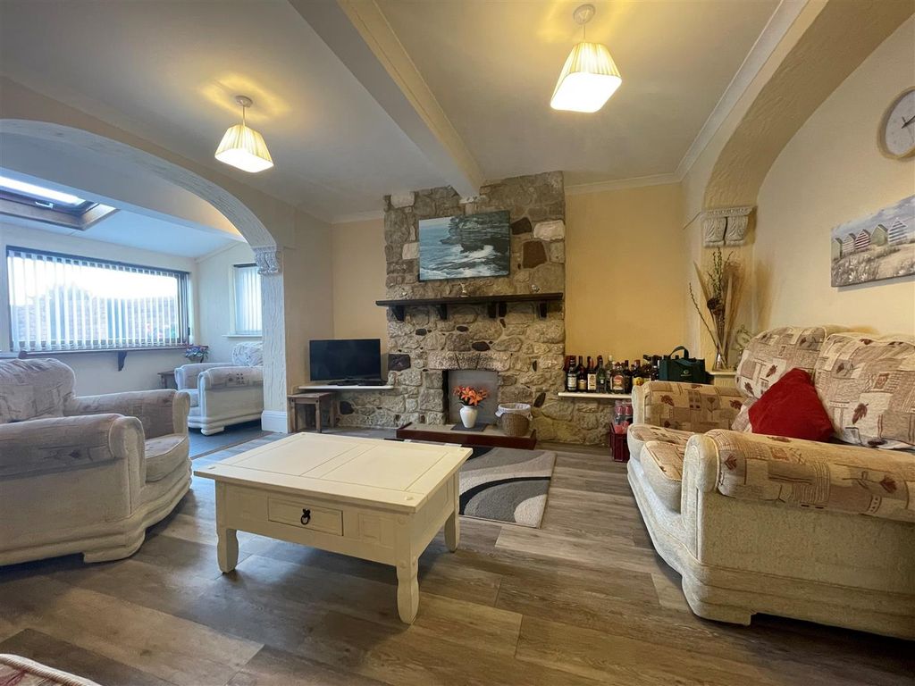 Property photo 2 of 17 14.Jpg