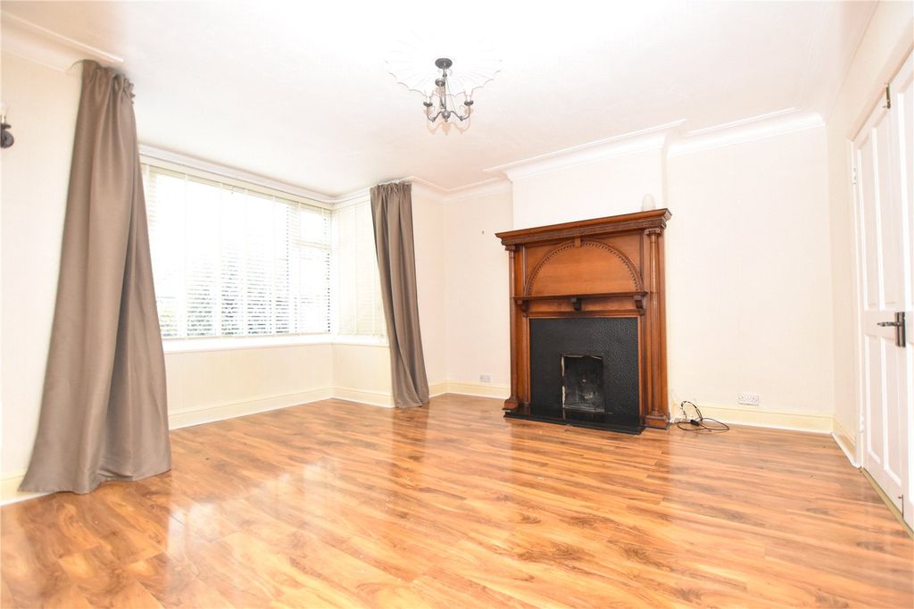 Property photo 2 of 27 Picture No. 19