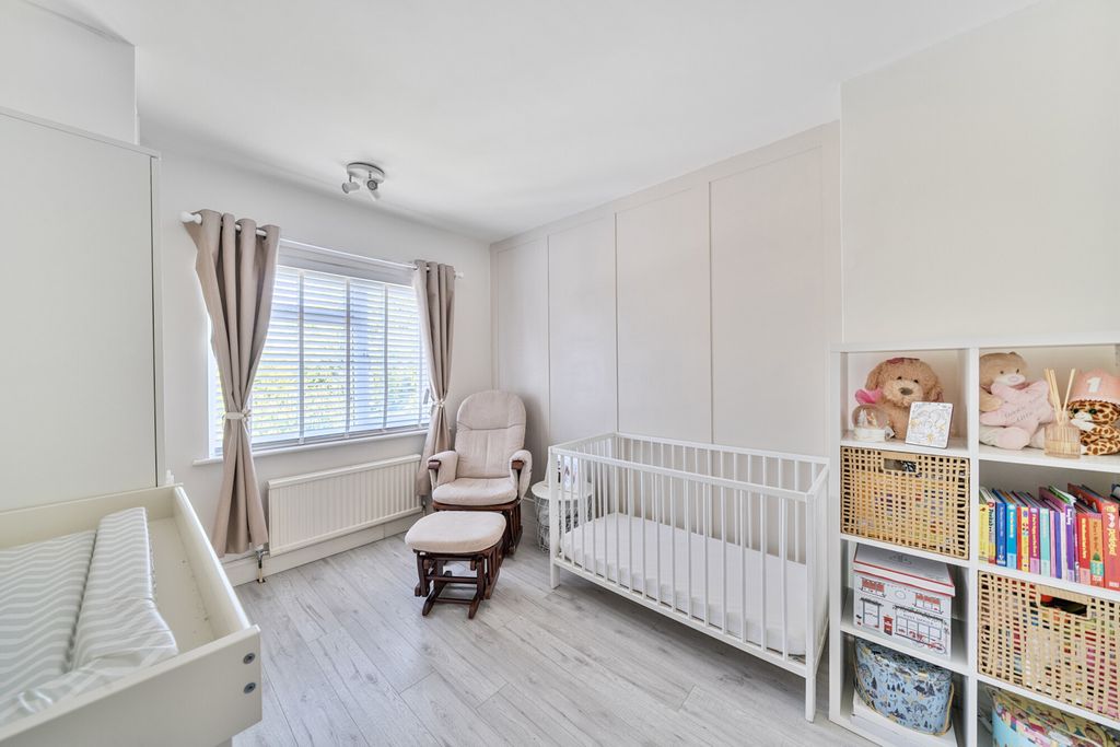 Property photo 3 of 21 1332565-10-68933A...