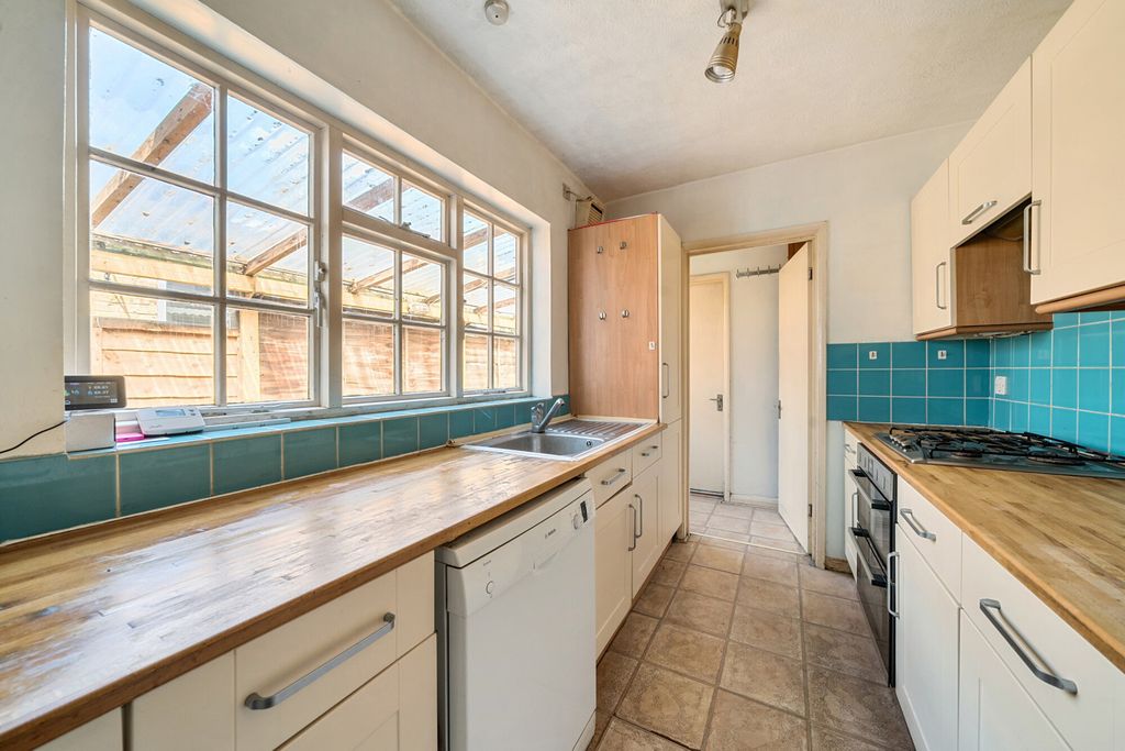 Property photo 2 of 18 Kitchen