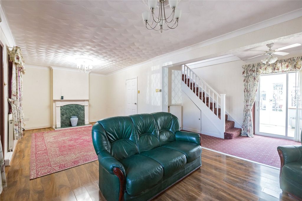 Property photo 2 of 17 Living Room