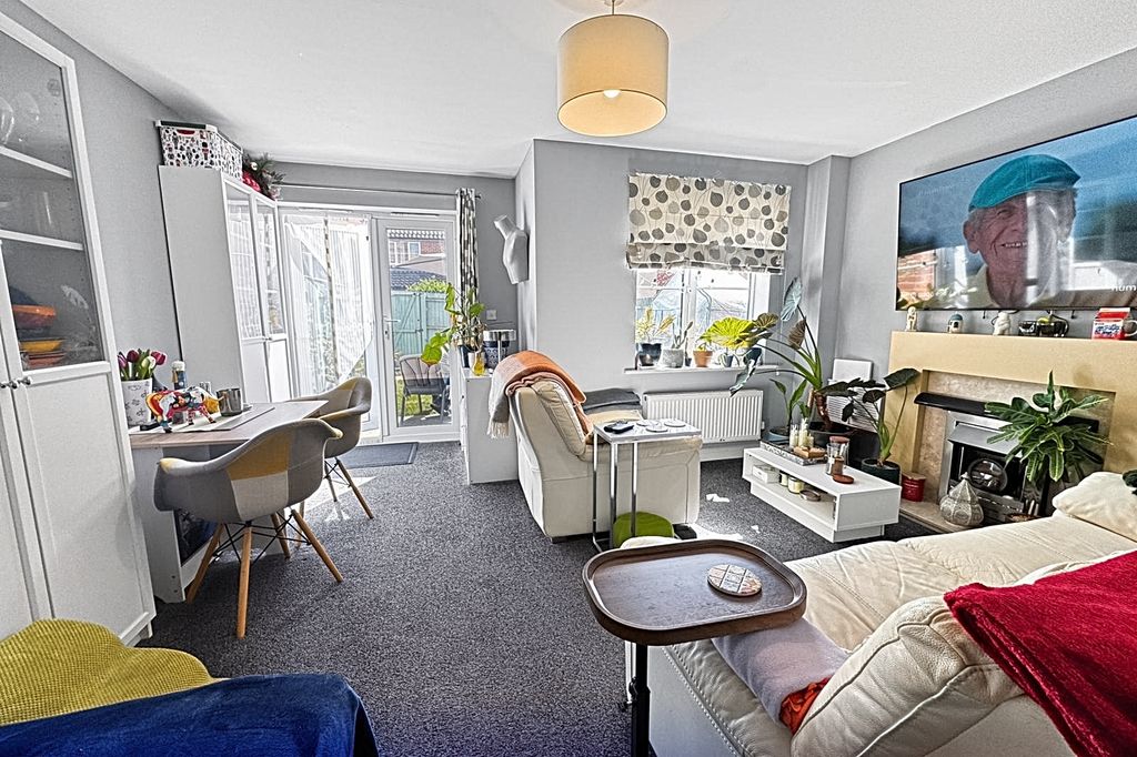 Property photo 2 of 21 Image